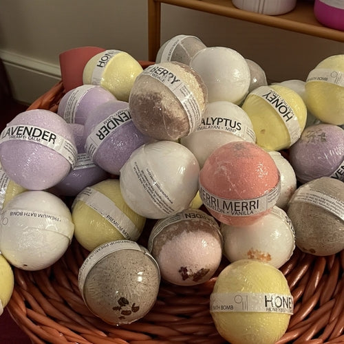 Marry Christmas Watermelon Vanilla Large Bath Bomb - 8oz